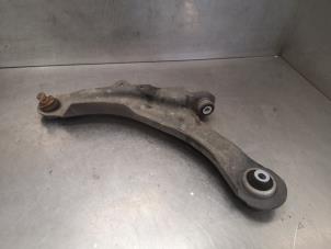 Used Front wishbone, left Renault Captur (2R) 0.9 Energy TCE 12V Price on request offered by Bongers Auto-Onderdelen Zeeland