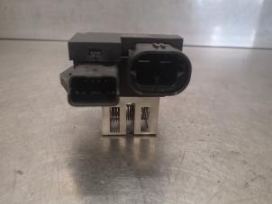 Used Cooling fin relay Peugeot 207/207+ (WA/WC/WM) 1.4 16V Vti Price on request offered by Bongers Auto-Onderdelen Zeeland