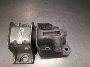 Used Gearbox mount Peugeot Boxer (U9) 2.0 BlueHDi 130 Price on request offered by Bongers Auto-Onderdelen Zeeland