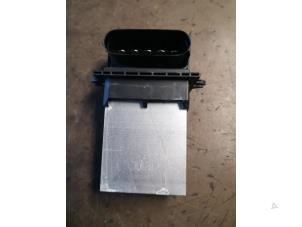 Used Heater resistor Renault Clio II (BB/CB) 1.2 16V Price on request offered by Bongers Auto-Onderdelen Zeeland