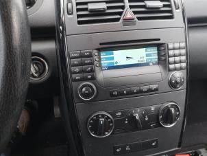 Usados Radio Mercedes A (W169) 1.7 A-180 Precio de solicitud ofrecido por Bongers Auto-Onderdelen Zeeland