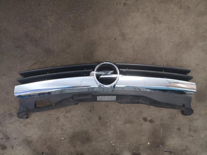 Begagnade Grill Opel Astra H (L48) Pris på förfrågan erbjuds av Bongers Auto-Onderdelen Zeeland