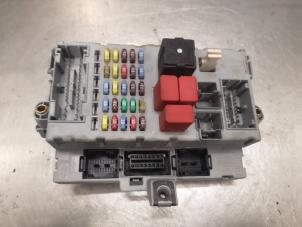 Usados Caja de fusibles Lancia Musa 1.4 16V Precio de solicitud ofrecido por Bongers Auto-Onderdelen Zeeland