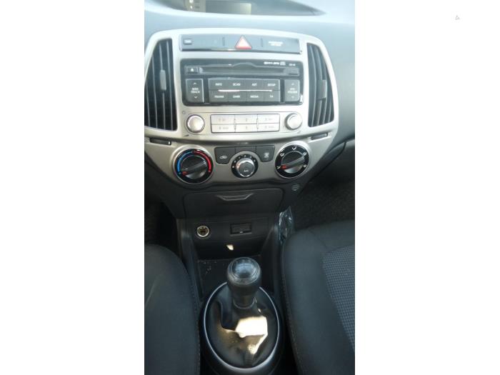 Radio van een Hyundai i20 1.2i 16V 2012