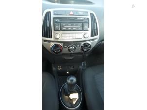 Gebrauchte Radio Hyundai i20 1.2i 16V Preis € 100,00 Margenregelung angeboten von Bongers Auto-Onderdelen Zeeland