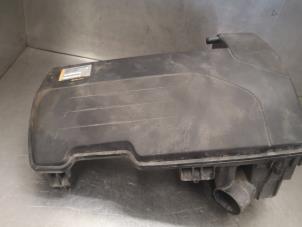 Used Air box Renault Clio III (BR/CR) 1.2 16V 65 Price on request offered by Bongers Auto-Onderdelen Zeeland