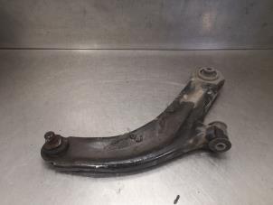 Used Front wishbone, right Renault Clio III (BR/CR) 1.2 16V 65 Price on request offered by Bongers Auto-Onderdelen Zeeland