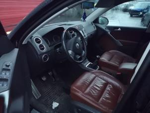 Used Airbag set + module Volkswagen Tiguan (5N1/2) 2.0 TFSI 16V 4Motion Price on request offered by Bongers Auto-Onderdelen Zeeland