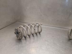 Used Rear coil spring Renault Clio IV Estate/Grandtour (7R) 0.9 Energy TCE 12V Price on request offered by Bongers Auto-Onderdelen Zeeland