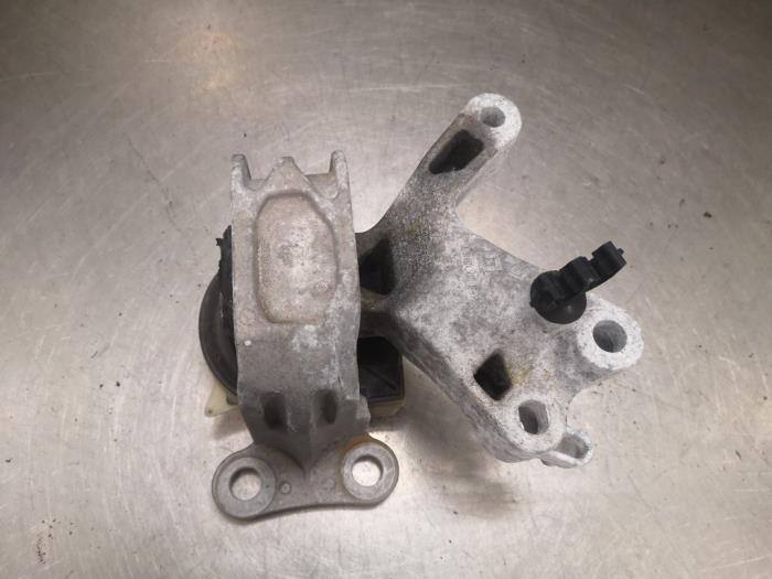Used Engine mount Renault Scénic III (JZ) 2.0 dCi 16V Autom. Price on request offered by Bongers Auto-Onderdelen Zeeland