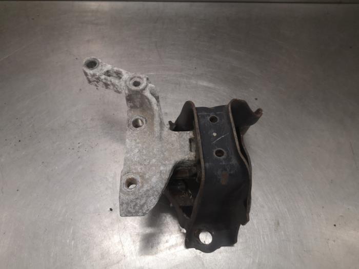 Used Engine mount Nissan Micra Price on request offered by Bongers Auto-Onderdelen Zeeland