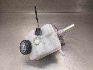 Used Master cylinder Renault Twingo III (AH) 1.0 SCe 70 12V Price on request offered by Bongers Auto-Onderdelen Zeeland