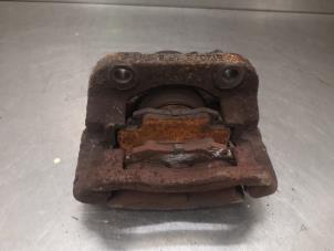Used Front brake calliper, right Renault Clio II (BB/CB) 1.2 Price on request offered by Bongers Auto-Onderdelen Zeeland