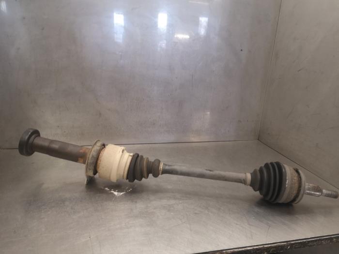 Front drive shaft, right from a Volkswagen Transporter T5 1.9 TDi 2006