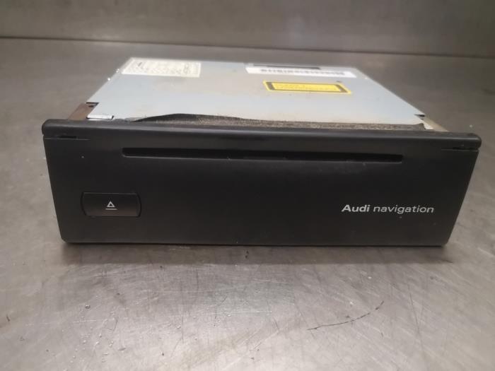 Radio Audi A3 (8P1), 2003 / 2012 2.0 16V FSI, Fließheck, 2-tr, Benzin, 1.984cc, 110kW (150pk), FWD, AXW, 2003-05 / 2004-05, 8P1 (Gebraucht)