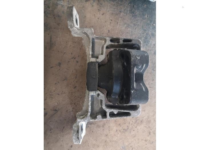 Used Engine mount Ford Focus 2 Wagon 1.6 16V Price on request offered by Bongers Auto-Onderdelen Zeeland