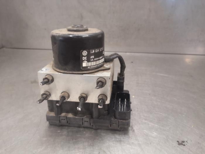 Used ABS pump Volkswagen Bora (1J2) 1.6 Price on request offered by Bongers Auto-Onderdelen Zeeland