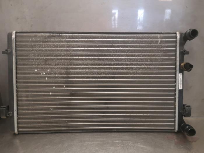 Used Radiator Volkswagen Bora (1J2) 1.6 Price on request offered by Bongers Auto-Onderdelen Zeeland