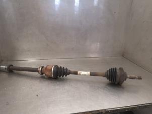 Used Front drive shaft, right Peugeot 206 (2A/C/H/J/S) 1.4 XR,XS,XT,Gentry Price on request offered by Bongers Auto-Onderdelen Zeeland