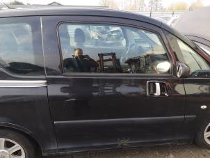 Used Door 2-door, right Peugeot 1007 (KM) 1.4 Price on request offered by Bongers Auto-Onderdelen Zeeland
