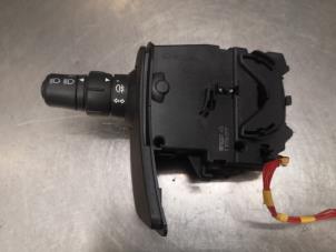 Used Indicator switch Renault Clio III (SR) 1.2 16V 75 Price on request offered by Bongers Auto-Onderdelen Zeeland