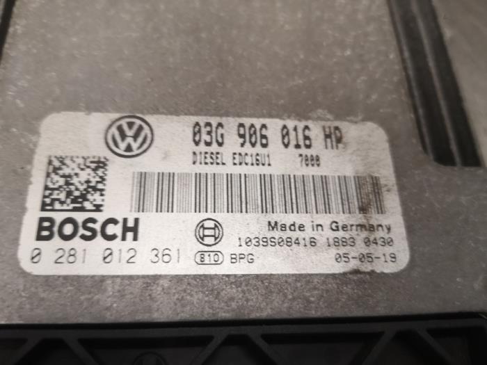Engine management computer from a Volkswagen Touran (1T1/T2) 1.9 TDI 90 2005