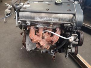 Motor van een Ford Puma 1.4 16V 1999