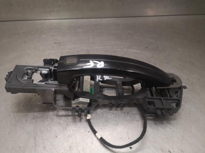 Front door handle 4-door, right from a Ford Kuga I 2.0 TDCi 16V 140 4x4 2011