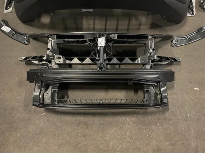 Vorderfront komplett van een Volkswagen Caddy Combi III (2KB,2KJ) 1.9 TDI 2014
