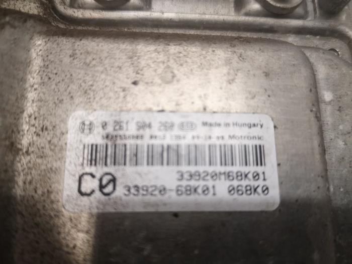 Calculateur moteur d'un Nissan Pixo (D31S) 1.0 12V 2010