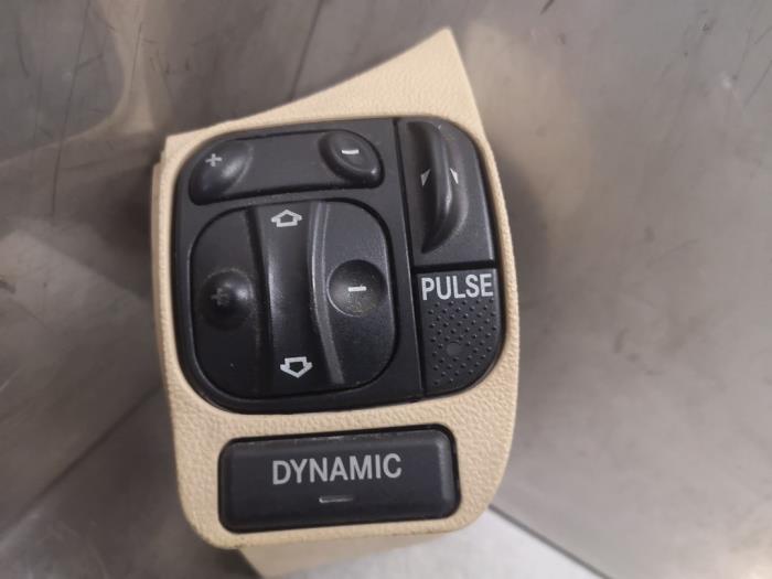 Electric seat switch from a Mercedes-Benz CLS (C219) 500 5.0 V8 24V 2004