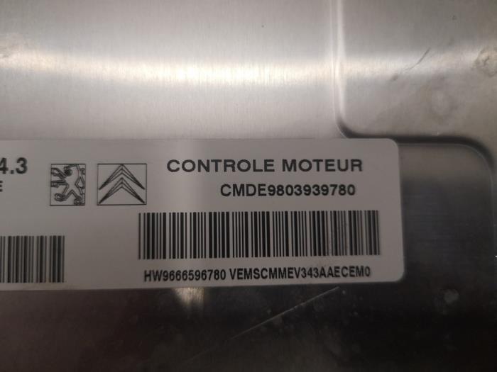 Ordinateur gestion moteur d'un Peugeot 206+ (2L/M) 1.1 XR,XS 2009