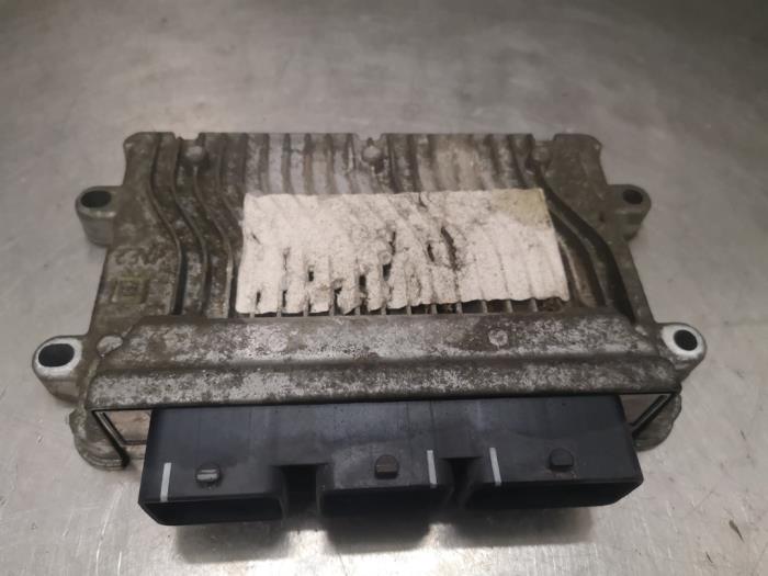 Ordinateur gestion moteur d'un Peugeot 206+ (2L/M) 1.1 XR,XS 2009