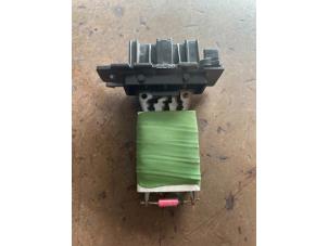 Used Heater resistor Fiat Grande Punto (199) Price on request offered by Bongers Auto-Onderdelen Zeeland