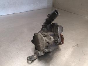 Used Power steering pump BMW 1 serie (E87/87N) 118d 16V Price on request offered by Bongers Auto-Onderdelen Zeeland