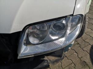 Używane Reflektor lewy Volkswagen Passat Variant (3B6) 1.9 TDI 130 Cena na żądanie oferowane przez Bongers Auto-Onderdelen Zeeland