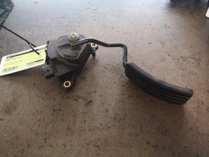 Used Accelerator pedal Renault Modus/Grand Modus (JP) 1.6 16V Price on request offered by Bongers Auto-Onderdelen Zeeland
