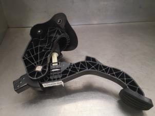 Used Clutch pedal Opel Combo Life/Tour 1.2 110 Price on request offered by Bongers Auto-Onderdelen Zeeland
