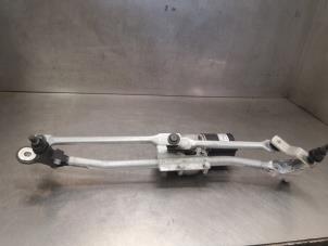 Used Wiper motor + mechanism BMW 1 serie (E87/87N) 118d 16V Price on request offered by Bongers Auto-Onderdelen Zeeland