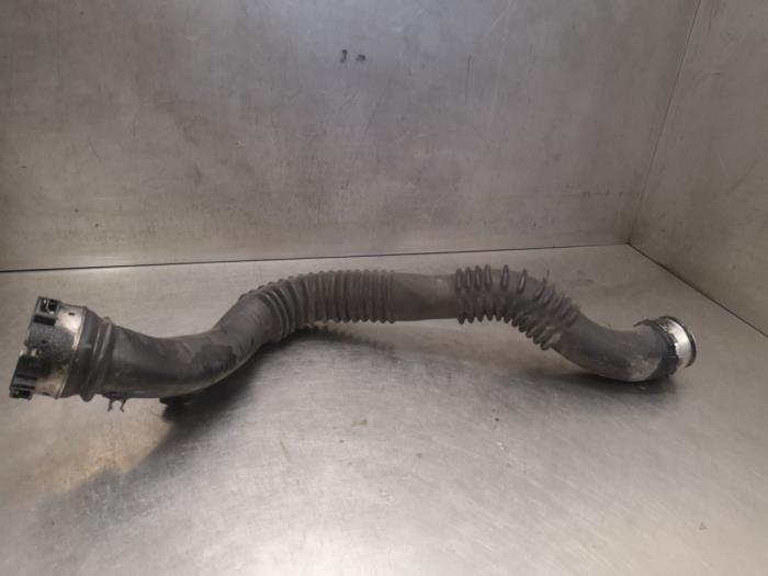 Turbo pipe from a BMW 1 serie (E87/87N) 118d 16V 2008