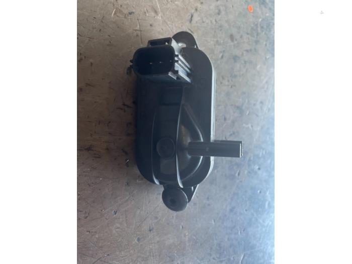 Used Particulate filter sensor Ford Focus 2 Wagon 1.6 TDCi 16V 110 Price on request offered by Bongers Auto-Onderdelen Zeeland