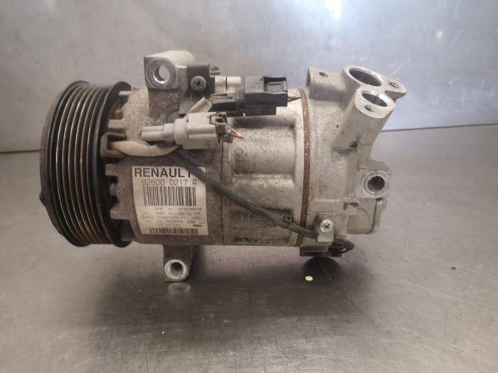Air conditioning pump from a Renault Clio IV (5R) 0.9 Energy TCE 90 12V 2016