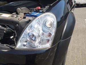 Used Headlight, left Ssang Yong Rexton 2.7 Xdi RX270 XVT 16V Price on request offered by Bongers Auto-Onderdelen Zeeland
