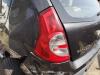Taillight, left from a Dacia Sandero I (BS), 2008 / 2013 1.6, Hatchback, Petrol, 1.598cc, 64kW (87pk), FWD, K7M710; K7M718, 2008-06 / 2012-12, BSD4/AF; BSDB/CH; BSDMF; BSR4F/H; BSRAF; BSRB/CH 2010