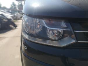 Used Headlight, right Volkswagen Transporter T5 2.0 BiTDI DRF Price on request offered by Bongers Auto-Onderdelen Zeeland