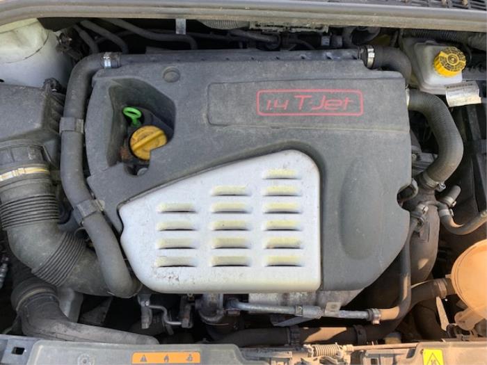 Getriebe van een Fiat 500L (199) 1.4 Turbo 16V 2017