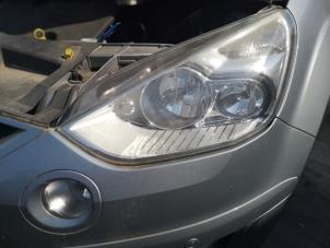 Used Headlight, left Ford S-Max (GBW) 1.8 TDCi 16V Price on request offered by Bongers Auto-Onderdelen Zeeland