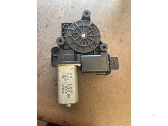 Usados Motor de ventanilla de puerta Opel Corsa D 1.3 CDTi 16V ecoFLEX Precio de solicitud ofrecido por Bongers Auto-Onderdelen Zeeland