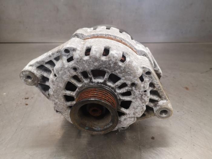 Usagé Dynamo Chevrolet Nubira Wagon (J100) 1.8 16V Prix sur demande proposé par Bongers Auto-Onderdelen Zeeland