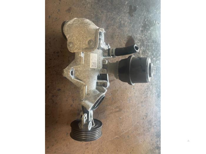 Begagnade Vattenpump Mercedes A (W176) 1.6 A-180 16V Pris på förfrågan erbjuds av Bongers Auto-Onderdelen Zeeland
